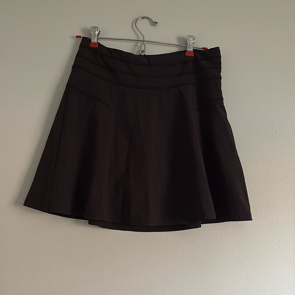 ATHLETA Tennis/Golf Skirt with shorts attached, side zipper